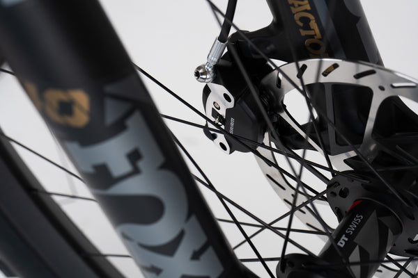 Yalla!! V2 Fox Factory Komplettbike