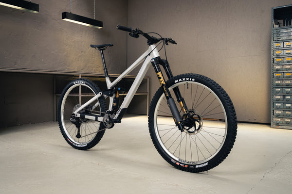 Madonna V3 Fox Podium Build